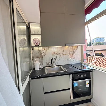 Leti Bazaar Charm Apartman *